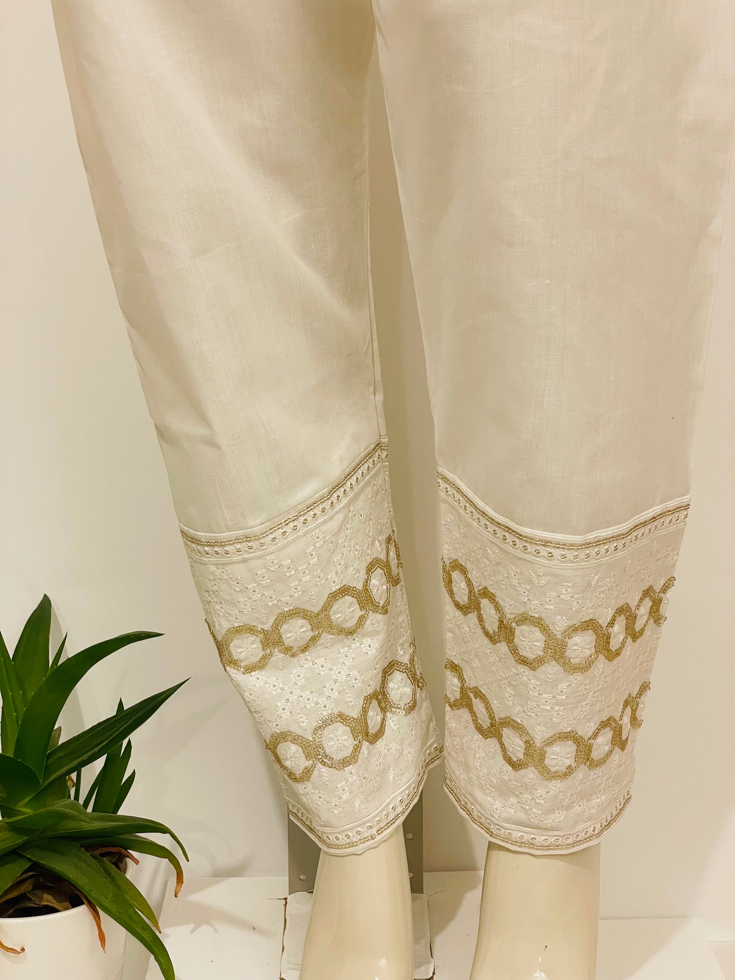 Buy JAIPUR ATTIRE Women White Pleated Cigarette Trousers - Trousers for  Women 15204104 | Myntra